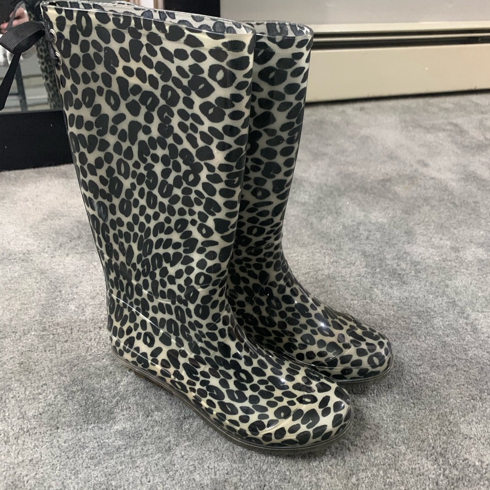 Cheetah rain boots